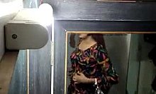 Swati Naidus'un büyük bir kıç ve sutyenli özel bir selfie videosu
