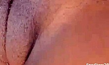 Sexy reife Freundin mit saftigen Schamlippen genießt Oralsex