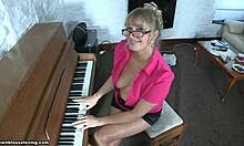 Mature piano player and her amateur seduction attempts