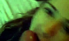 Голямо орално видео на тийнейджърка лисица, която работи с прекрасната си уста