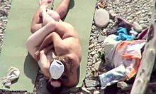 Incredibile video voyeur registrato su una spiaggia nudista
