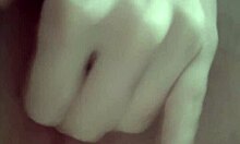 Janeli Lembers интимно пръсти на влажната си естонска путка в домашно видео