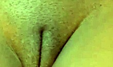 מופע סולו מפתה של סטייסי 7 עם התחת הגדול והפטמות המפנקות שלה