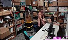 Nastolatka złapana na zdradzie w biurze