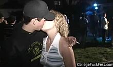 Video fatto in casa di sesso universitario di una giovane troia sorpresa in flagrante!
