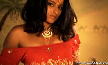 Video buatan sendiri dari godaan India dengan koneksi yang dalam ke Bollywood