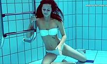 HD video napete madžarske najstnice Nate Szilve s fetišem za podvodno porno