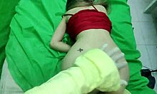Un paciente de Amador es follado en el ano por una enfermera durante un masaje