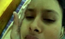 Mamata, une jolie et séduisante petite amie indienne, est baisée par son petit ami en 18 minutes