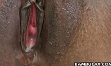 Africká tínedžerka dostane po divokom sexu vŕtačku