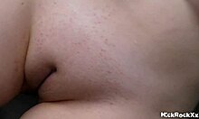 Руска тинејџерка ми показује своју дебелу вагину