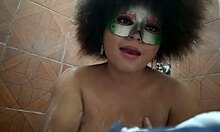 Видео домашнего порно с возбужденной филиппинкой, трахающейся в ванной