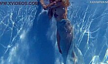 Tetovirana pornozvezda Mimi Cica se umaže v bazenu