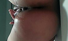 Gadis muda mendapat pussy basah ditumbuk keras selepas air mani yang sengit
